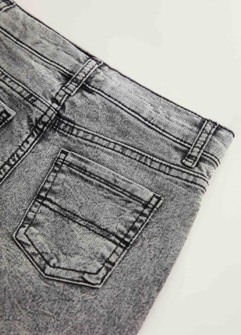 Серые демисезонные зауженные джинсы DeFacto