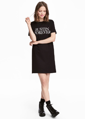 Черное кэжуал платье H&M с надписью