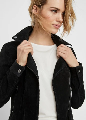 Черная демисезонная куртка Vero Moda