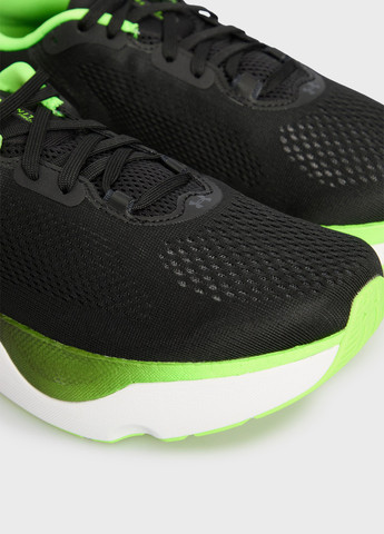 Чорні всесезон кросівки Under Armour