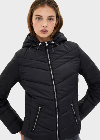 Черная демисезонная куртка Bershka