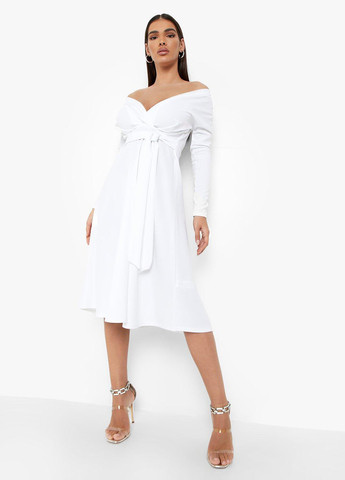 Білий вечірня, кежуал сукня кльош Boohoo однотонна