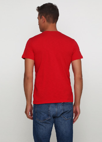 Красная футболка Dias