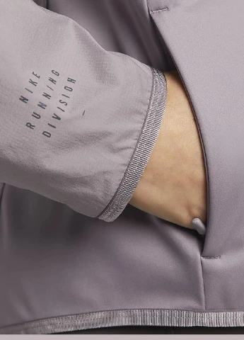 Темно-лілова демісезонна куртка dq6561-531 Nike Storm-FIT Run Division