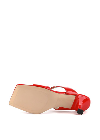 Красные шлепанцы Le'BERDES лаковые