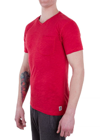 Красная футболка E-Bound