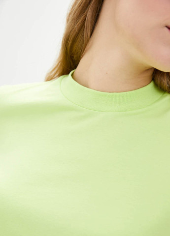 Салатовая летняя футболка Promin.