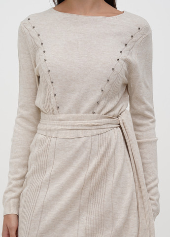 Бежевое кэжуал платье Sassofono однотонное