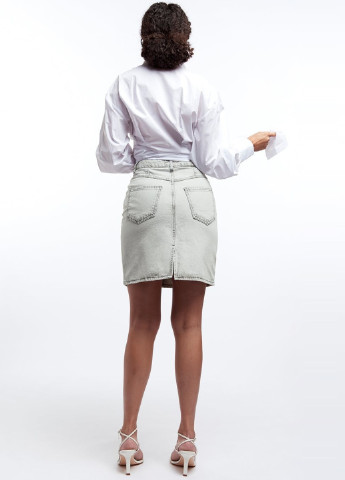 Светло-серая джинсовая однотонная юбка Gina Tricot