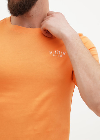 Помаранчева футболка Mustang