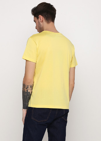 Желтая футболка John Richmond