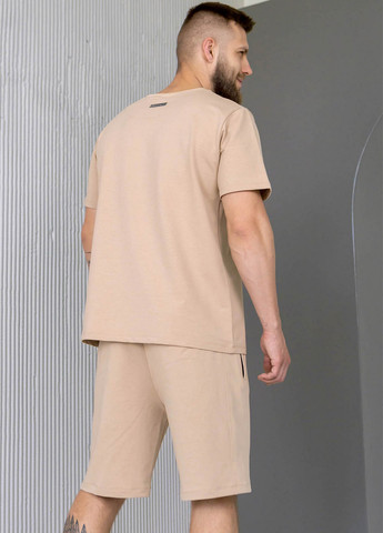 Светло-бежевый летний костюм (футболка, шорти) с шортами TOTALFIT