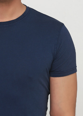 Темно-синяя футболка Terranova