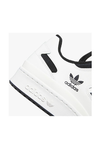Белые всесезонные кроссовки adidas FORUM LOW