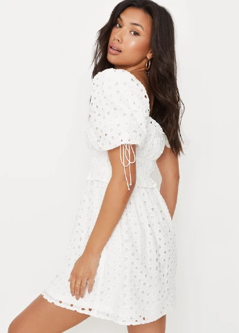 Белое кэжуал платье Missguided однотонное