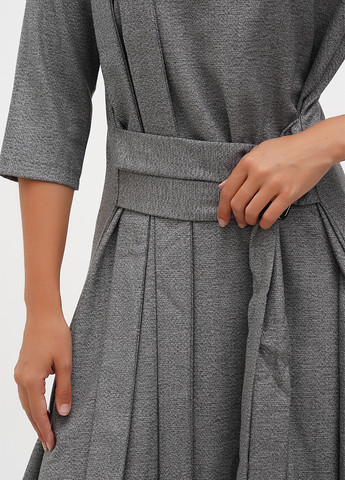 Серое кэжуал платье а-силуэт Sassofono меланжевое
