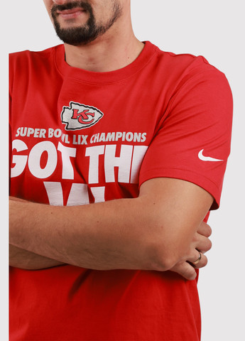 Червона футболка Nike