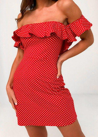 Красное кэжуал платье с открытыми плечами Missguided в горошек