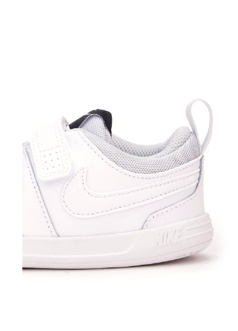 Белые всесезон кроссовки Nike