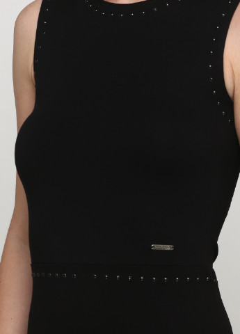 Черное кэжуал платье Guess однотонное