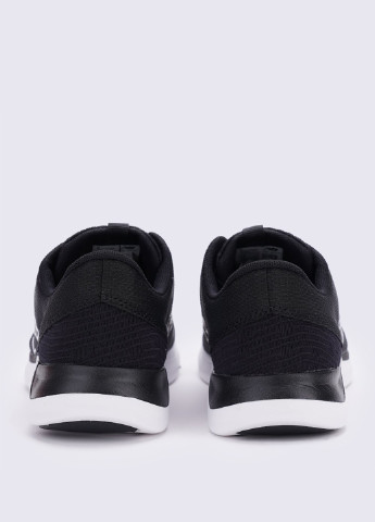 Чорні всесезонні кросівки New Balance 715