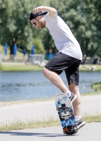 Скейтборд Skateboard Grinder 31" Inferno Черный/Мультиколор (510681) Schildkröt (253677167)