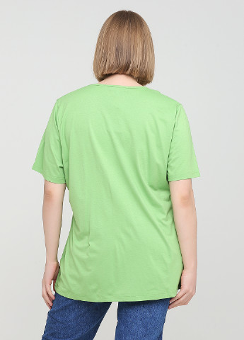 Салатовая летняя футболка Erica rössler