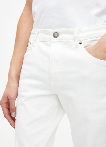 Белые летние зауженные джинсы Pull & Bear
