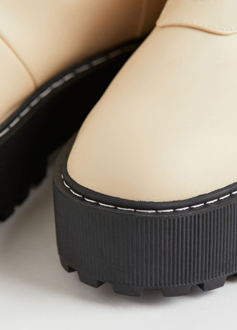 Осенние ботинки H&M на тракторной подошве из искусственной кожи