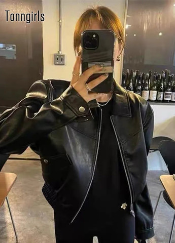 Черная демисезонная куртка SHEIN