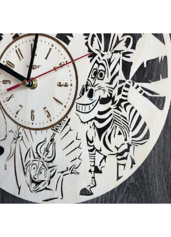 Безшумний настінний годинник з дерева в дитячу кімнату "Мадагаскар" 7Arts (253566939)