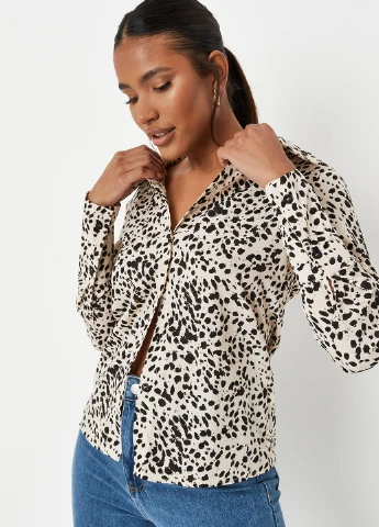 Бежевая кэжуал рубашка с абстрактным узором Missguided