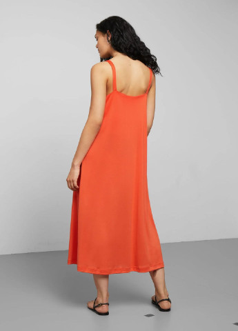 Оранжевое кэжуал платье а-силуэт Weekday однотонное