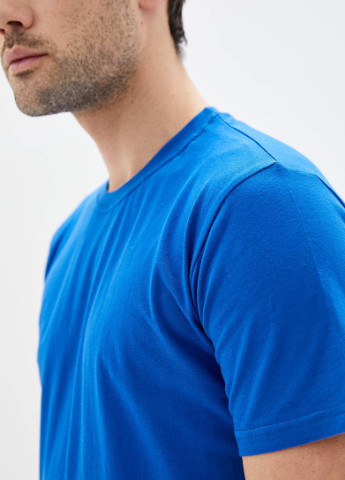 Синяя футболка мужская базовая с коротким рукавом Роза
