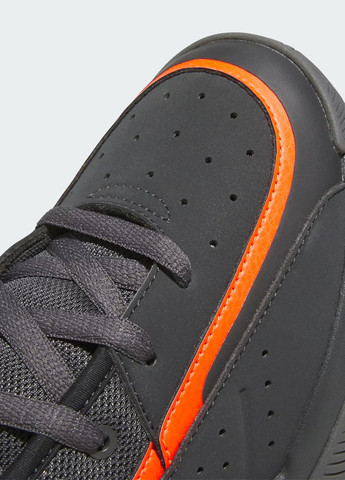 Серые демисезонные кроссовки adidas