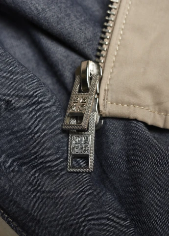 Бежева демісезонна куртка Superdry