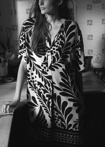 Комбинированное кэжуал платье H&M с рисунком