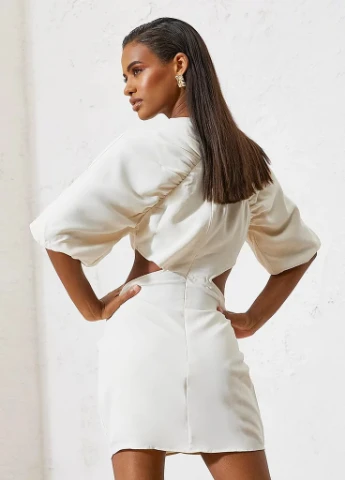 Бежевое платье Boohoo