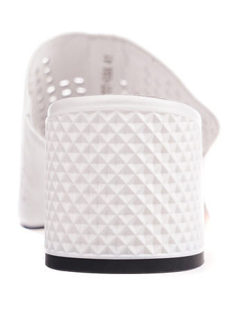 Белые шлепанцы Blizzarini с перфорацией