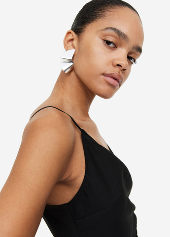 Чорна кежуал сукня на запах H&M однотонна