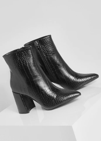 Осенние сапоги-носки на каблуке из крокодиловых блоков Boohoo