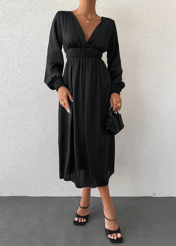 Чорна кежуал сукня SHEIN однотонна