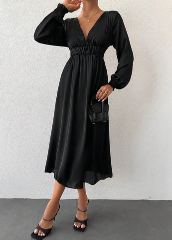 Чорна кежуал сукня SHEIN однотонна