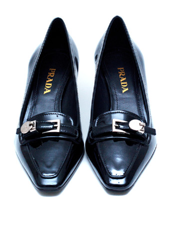 Туфли Prada на низком каблуке с металлическими вставками