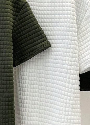 Комбинированный летний комплект (2 футболки, шорты) SHEIN