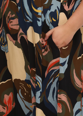 Комбинированное кэжуал платье 158С с абстрактным узором