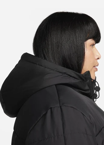 Чорна зимня куртка sportswear essential therma-fit puffer (plus size) fb7674-010 Nike Sportswear Essential Therma-FIT Puffer (Plus Size)