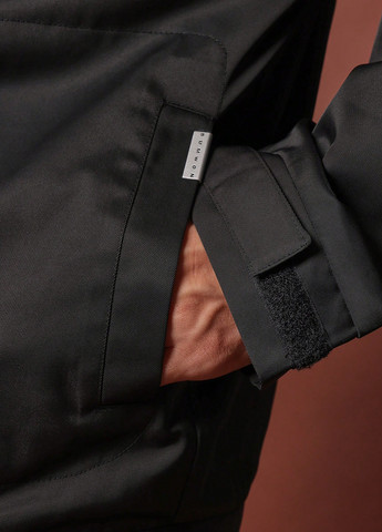 Черная демисезонная ветровка SHEIN