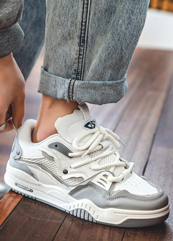 Белые демисезонные кроссовки SHEIN