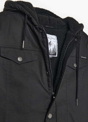 Черная демисезонная куртка Cropp